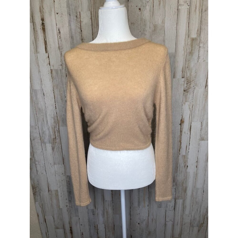 Olivaceous medium cropped sweater top